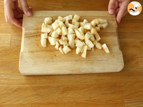 Charlota de peras y almendras tostadas - Preparación paso 4