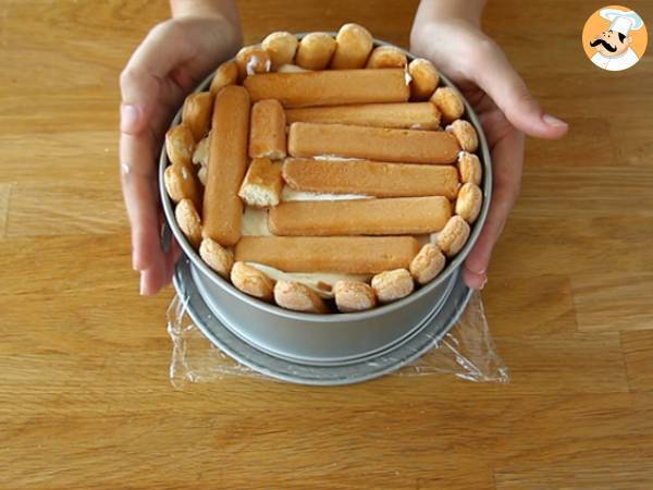 Charlota de peras y almendras tostadas - Preparación paso 6