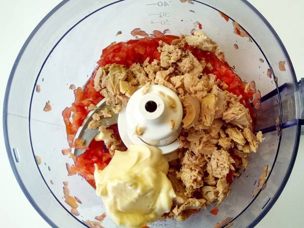 Sándwich de atún con tomate - Preparación paso 2