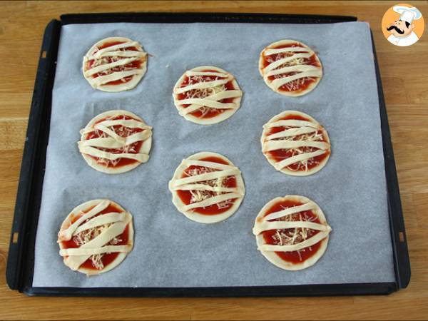 Momias de hojaldre para Halloween - Preparación paso 4