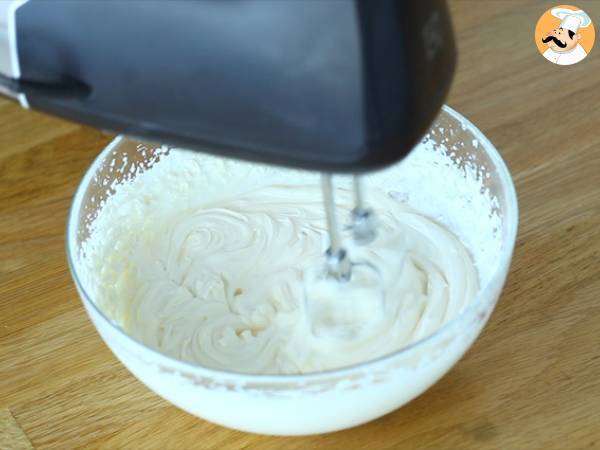 Tronco de tiramisú y frambuesa - Preparación paso 2