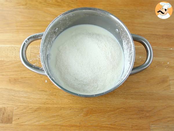 Manjar de coco con coulis de ciruelas - Preparación paso 1