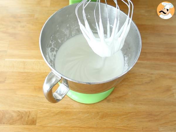 Pavlova de frutas tropicales - Preparación paso 1