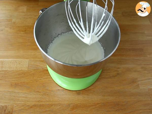 Pavlova de frutas tropicales - Preparación paso 3