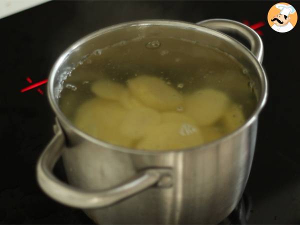 Gratinado de patatas con queso y panceta - Preparación paso 1