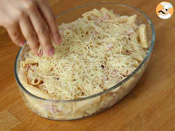 Gratinado de macarrones con queso y jamón - Preparación paso 3