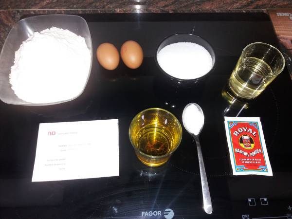 Rosquillas de anís seco y azafrán - Preparación paso 1