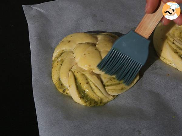 Focaccia trenzada al pesto - Preparación paso 7