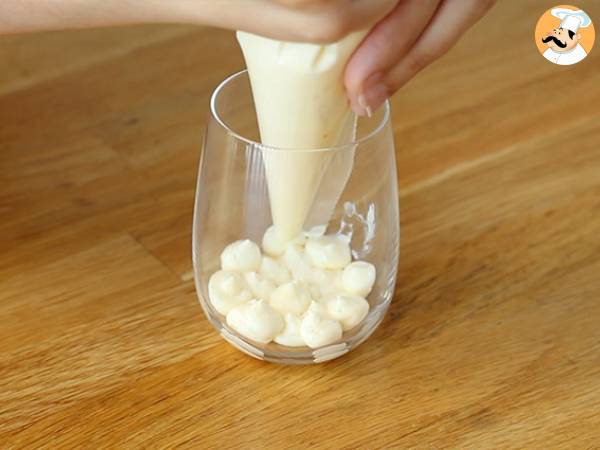 Vasitos de tiramisú de fresa - Preparación paso 4