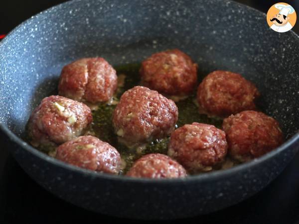 Albóndigas de ternera rellenas de mozzarella - Preparación paso 5