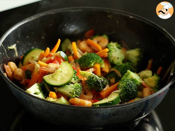 Wok de verduras con gambas - Preparación paso 4