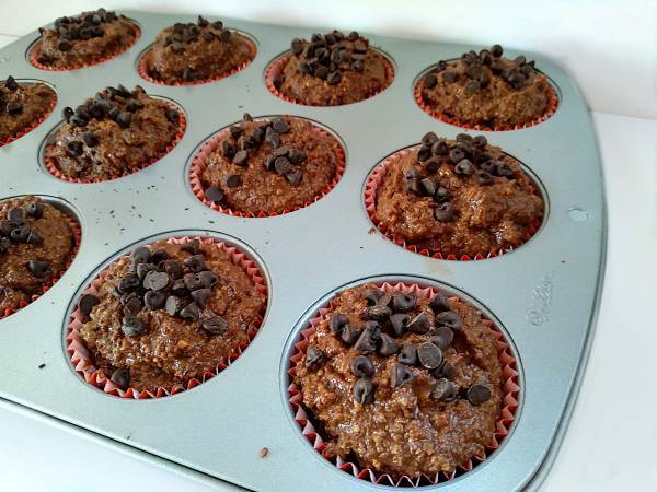 Muffins veganos de chocolate y avellanas - Preparación paso 11