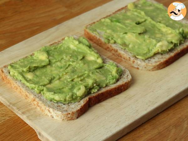 Club sandwich de atún y aguacate - Preparación paso 1