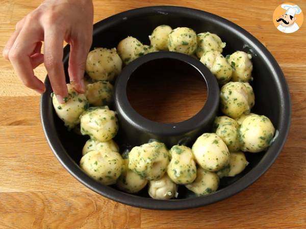 Corona pizza rellena de mozzarella - Preparación paso 5