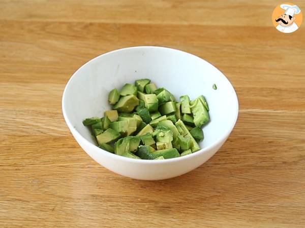 Vasitos de aguacate y salmón - Preparación paso 1