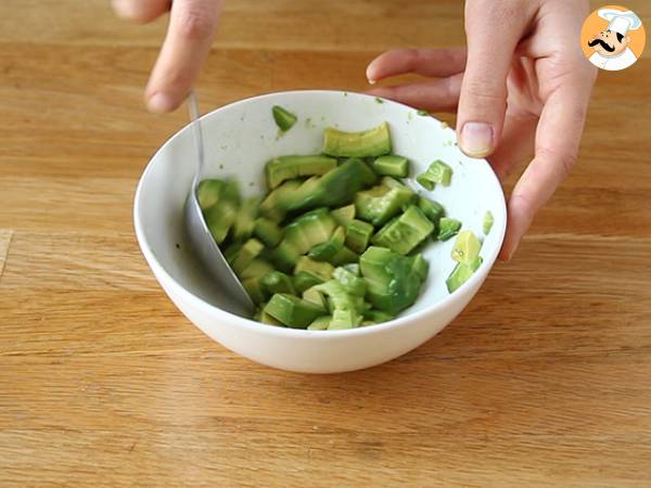 Vasitos de aguacate y salmón - Preparación paso 2