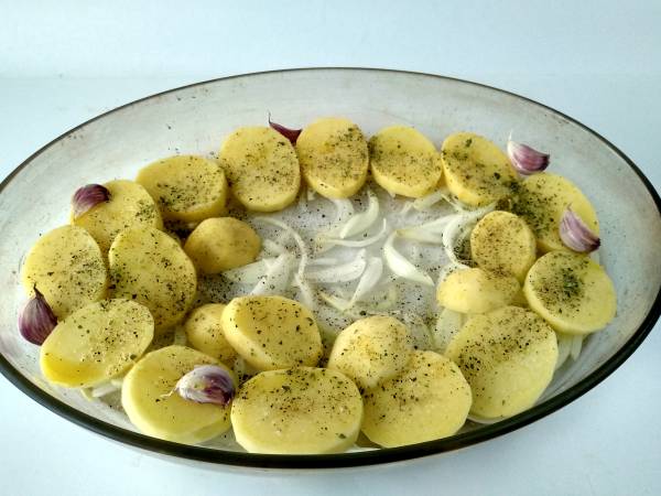 Codillos de cerdo al horno con patatas - Preparación paso 8