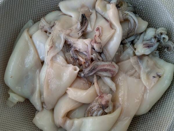 Empanada de chipirones en su tinta - Preparación paso 2