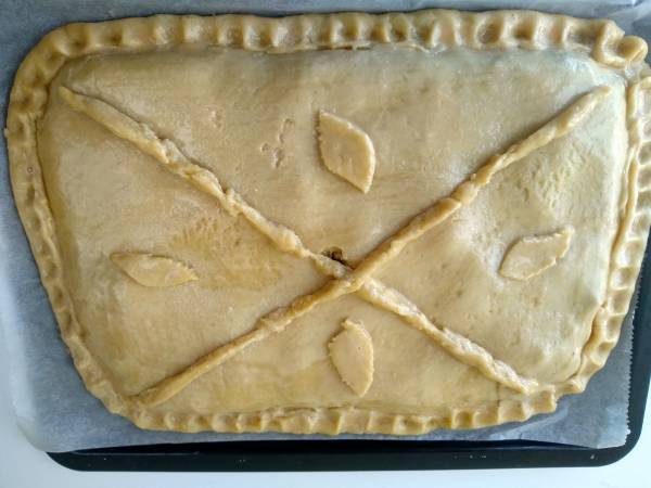 Empanada de chipirones en su tinta - Preparación paso 20