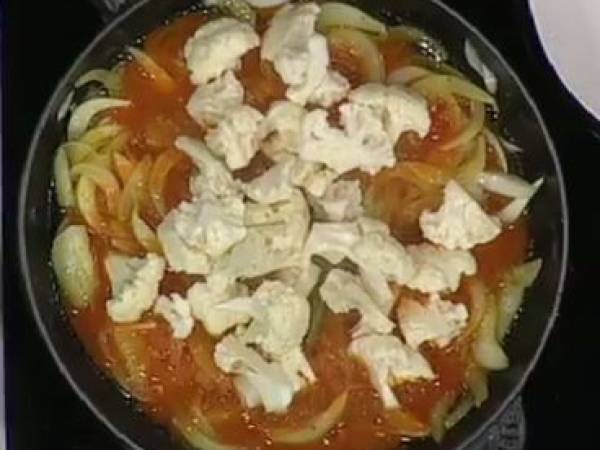 Coliflor en su jugo con Curry - Preparación paso 3