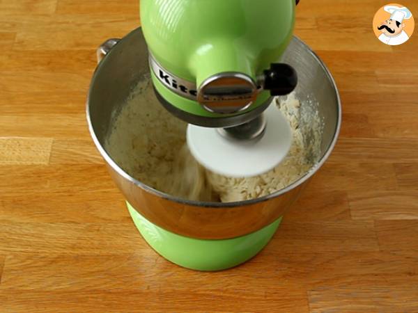 Bretzel con mozzarella y romero - Preparación paso 2