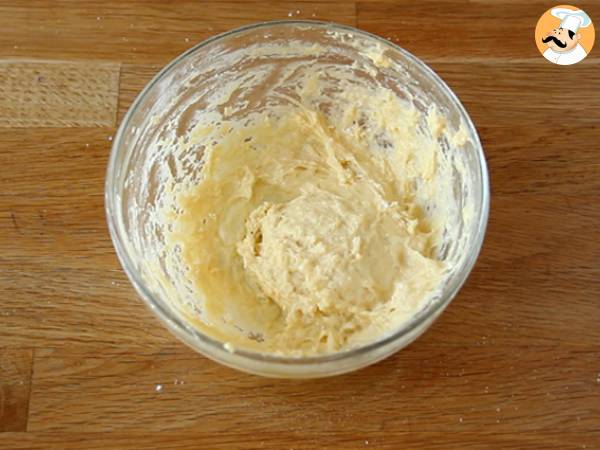 Crepes rellenos de bechamel, queso y jamón - Preparación paso 1