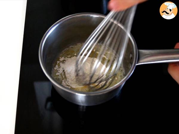 Crepes rellenos de bechamel, queso y jamón - Preparación paso 5