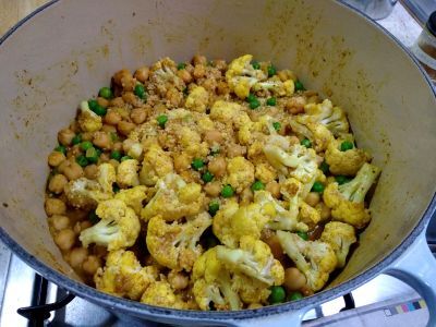 Cuscús con garbanzos, coliflor y guisantes - Preparación paso 6