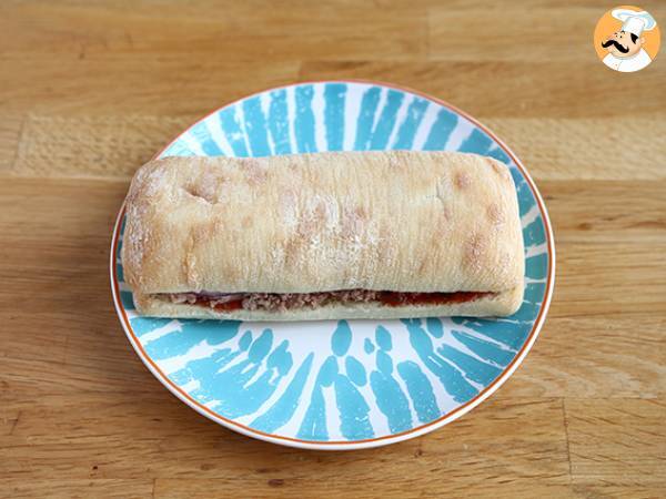 Panini de atún, tomate y alcaparras - Preparación paso 4