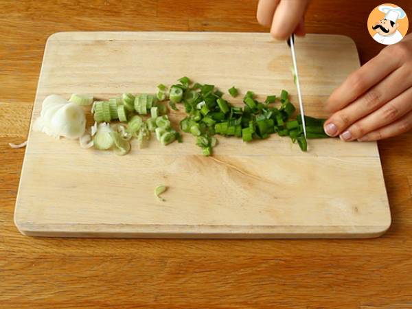 Gyozas de pollo, zanahoria y champiñones - Preparación paso 3