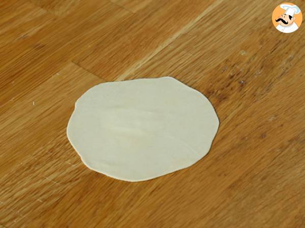 Gyozas de pollo, zanahoria y champiñones - Preparación paso 7