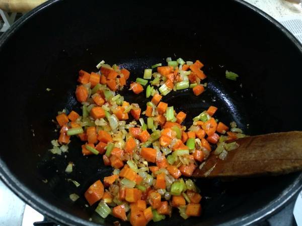 Canelones de carne picada y espinacas - Preparación paso 3
