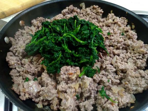Canelones de carne picada y espinacas - Preparación paso 9