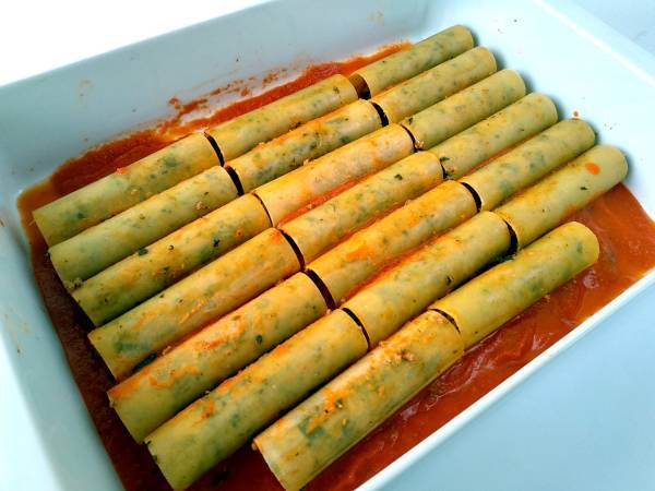 Canelones de carne picada y espinacas - Preparación paso 15