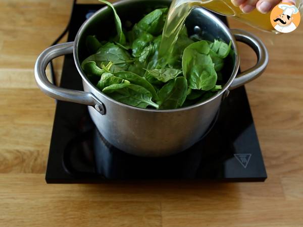 One pot pasta, tagliatelles con queso de cabra y pollo - Preparación paso 3