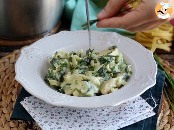 One pot pasta, tagliatelles con queso de cabra y pollo - Preparación paso 5