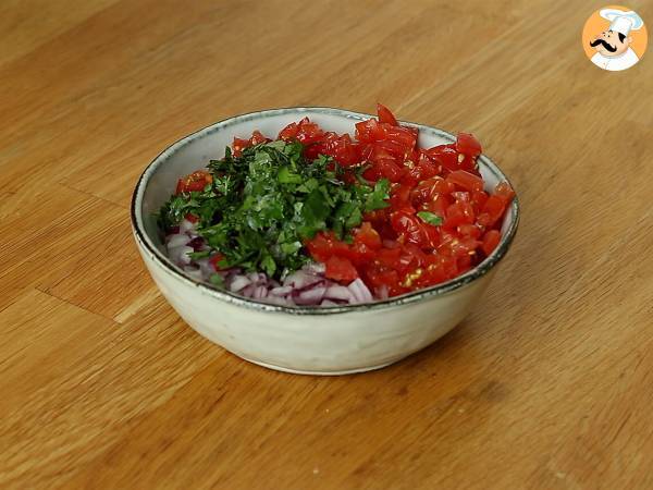 Pico de gallo con totopos o nachos caseros - Preparación paso 1