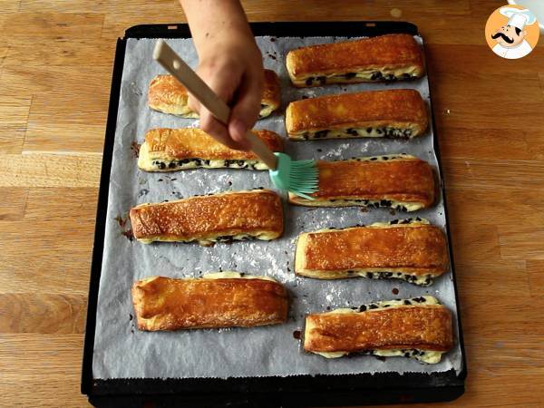 Brioche suizo con crema pastelera y pepitas de chocolate - Preparación paso 17