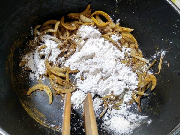 Curry de salchichas - Preparación paso 7