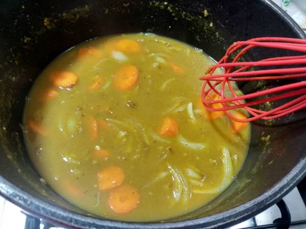 Curry de salchichas - Preparación paso 9