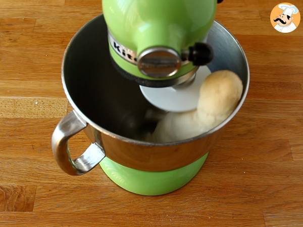 Estrella de brioche rellena de crema de cacao - Preparación paso 2