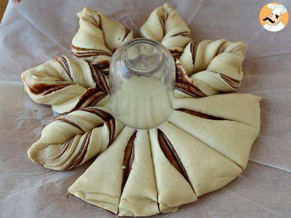 Estrella de brioche rellena de crema de cacao - Preparación paso 10
