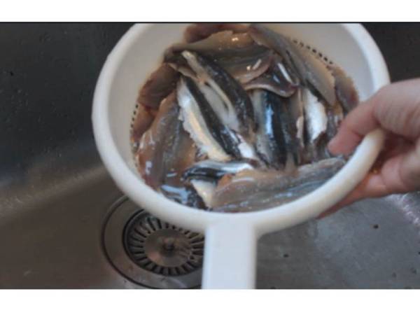 Boquerones rebozados sin gluten - Preparación paso 1