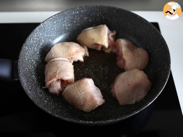 Pollo en salsa cremosa de espinacas y champiñones - Preparación paso 1