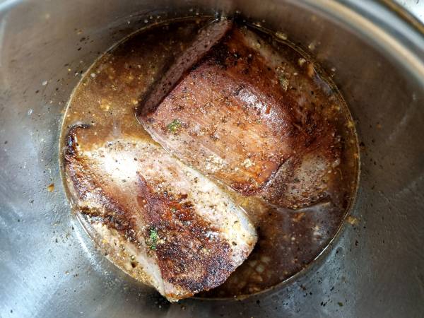Asado de carne con patatas en olla rápida - Preparación paso 6