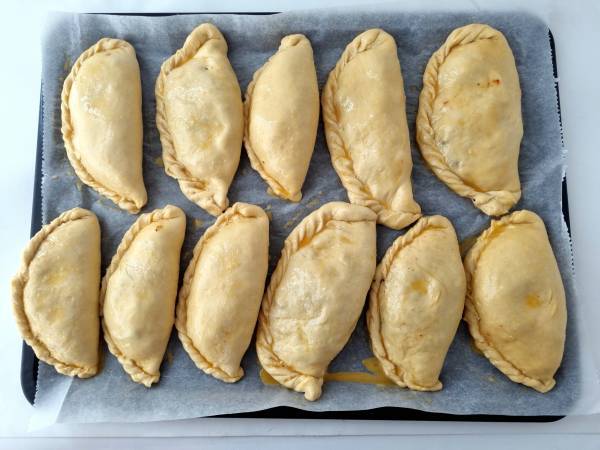 Empanadillas de carne, setas y queso con pasta de trufa - Preparación paso 12
