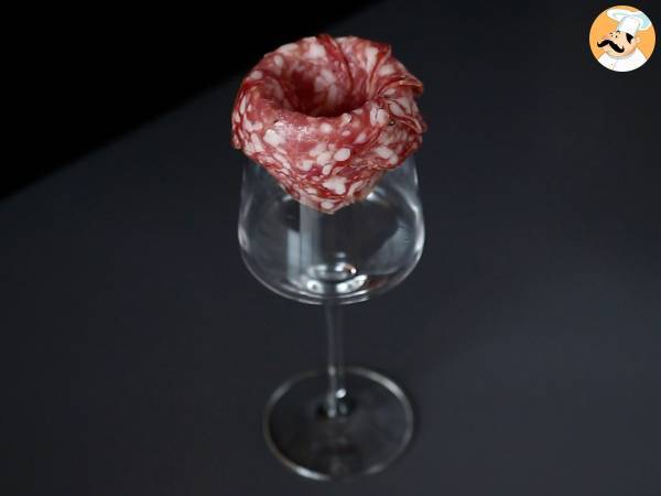 Cómo hacer una tabla de embutidos. Tutorial para hacer flor de salchichón - Preparación paso 2