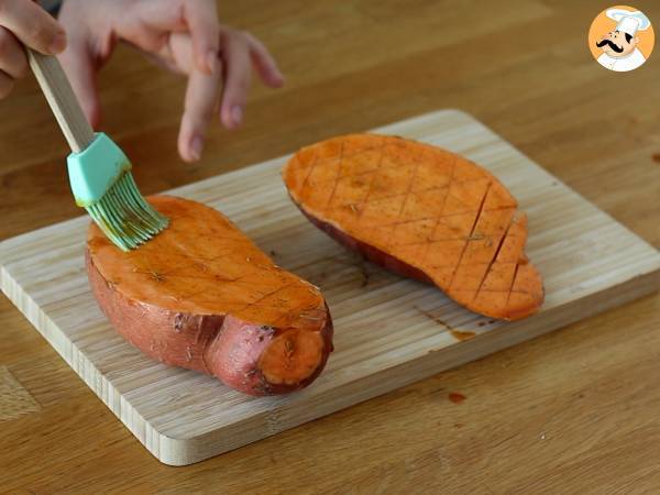 Batatas asadas al horno con salsa de yogur Skyr - Preparación paso 2