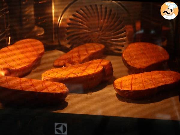 Batatas asadas al horno con salsa de yogur Skyr - Preparación paso 3