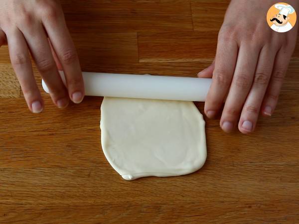 Pan naan relleno de queso en sartén, receta express - Preparación paso 3